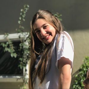 Meet your Posher, Analya